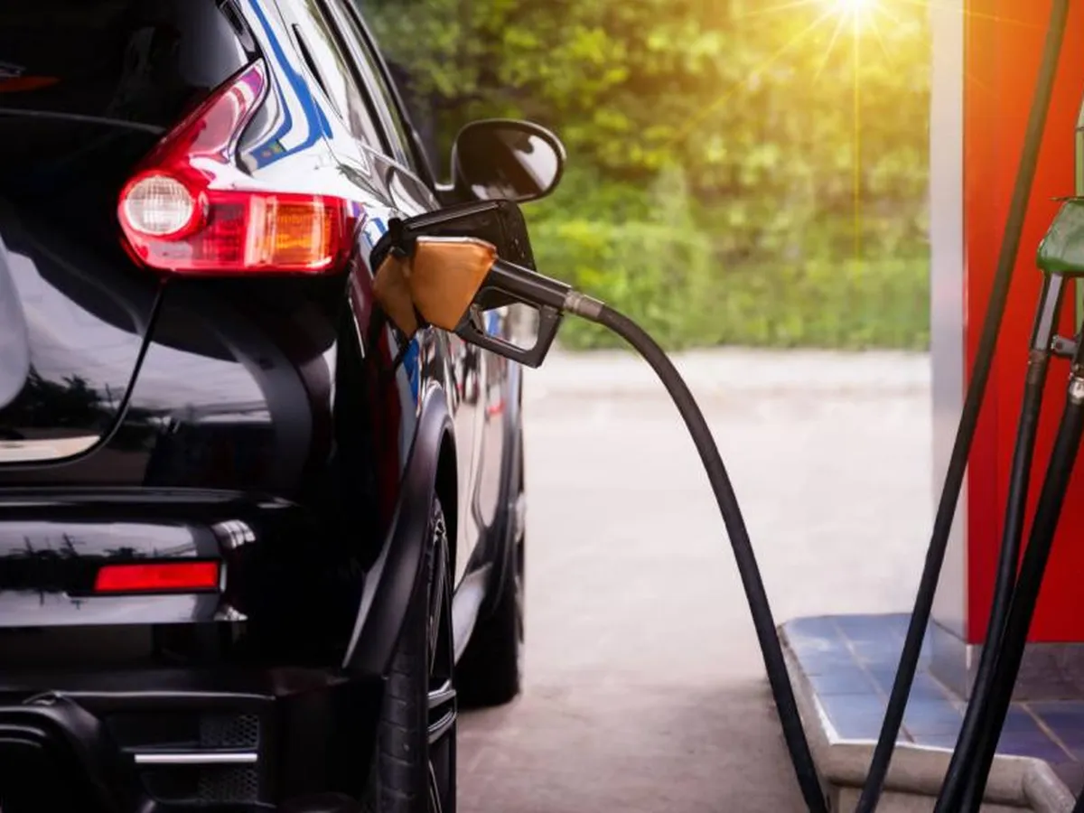 Gobierno mantiene precios de principales combustibles