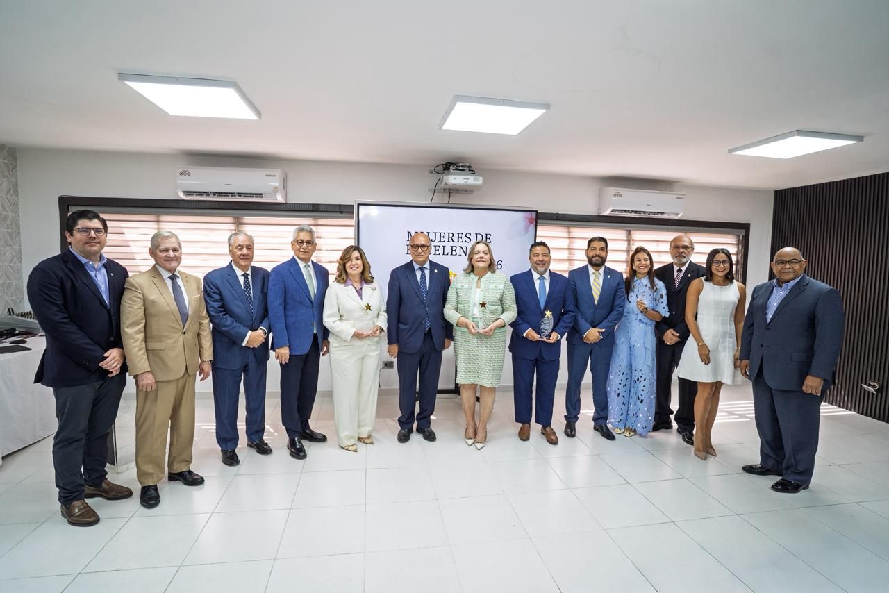 ANEIH distingue a Biviana Riveiro Disla, Lucille Houellemont Jimenes y Patricia León, por su aporte al país y al empresariado