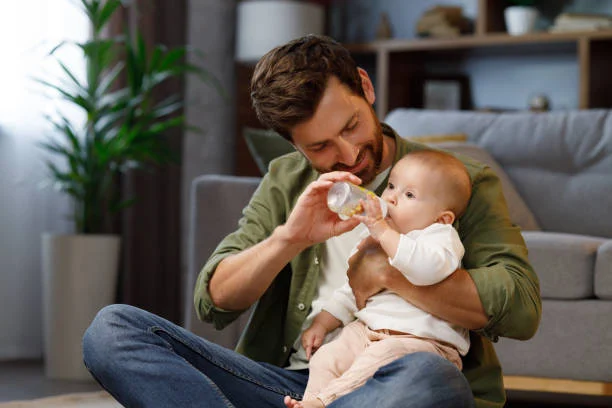 Amplian día de licencia por paternidad a empleados Amplian día de licencia por paternidad a empleados