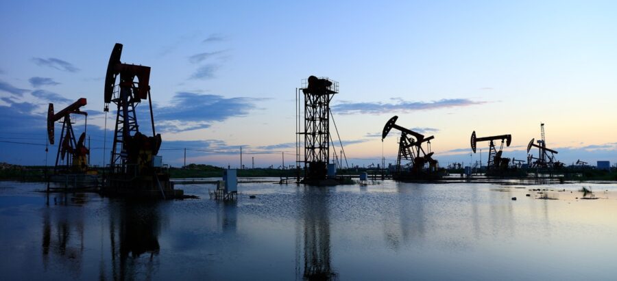 El petróleo de Texas se desploma por debajo de 93 dólares tras el alto el fuego en Irán El petróleo de Texas se desploma por debajo de 93 dólares tras el alto el fuego en Irán