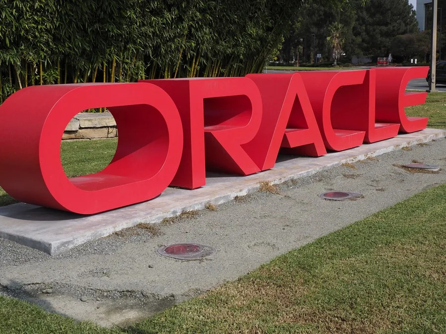 Inician despidos masivos en Oracle mientras hace una fuerte inversión en inteligencia artificial