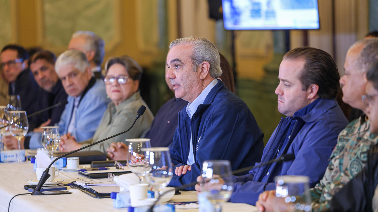 Abinader declara estado de emergencia regional en cinco provincias y el DN por vaguada