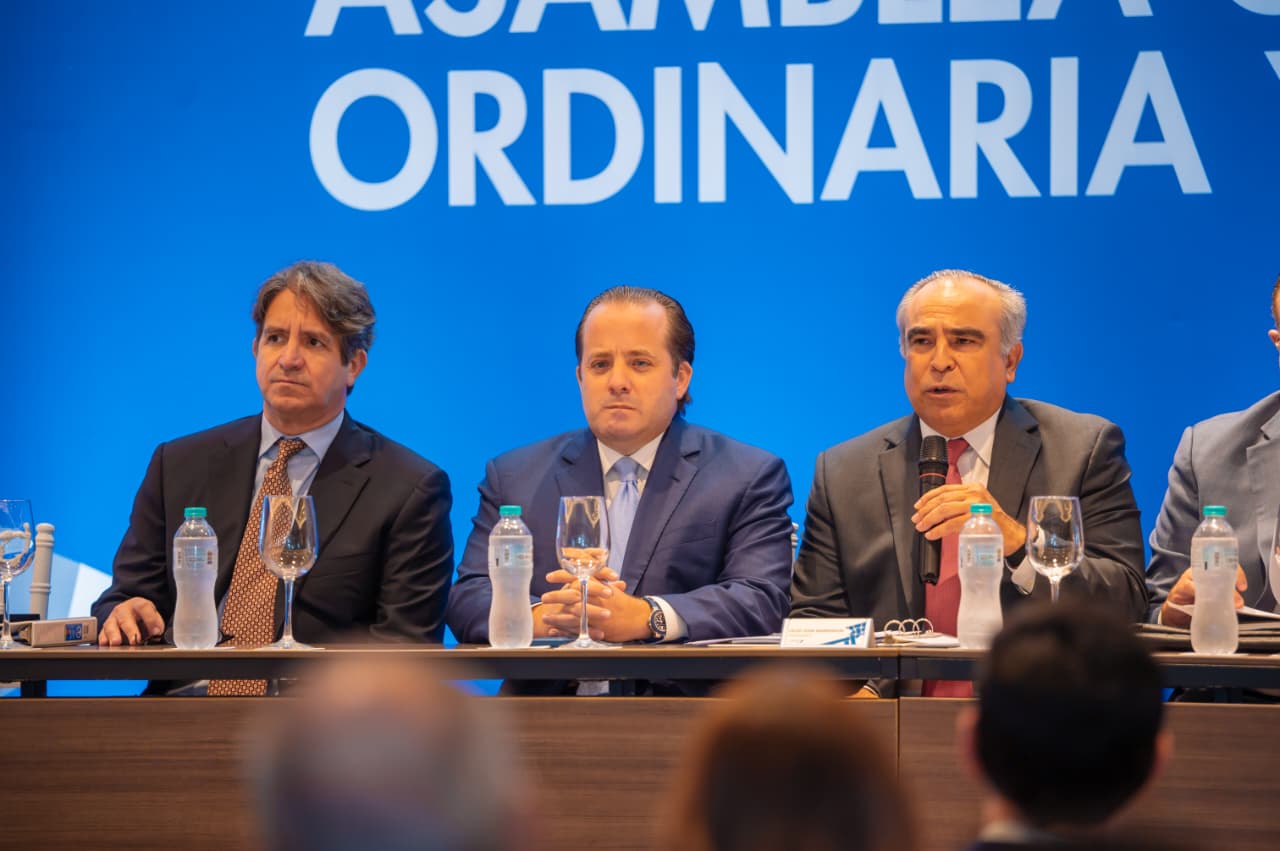 Gobierno y empresarios analizan impacto de crisis en Medio Oriente