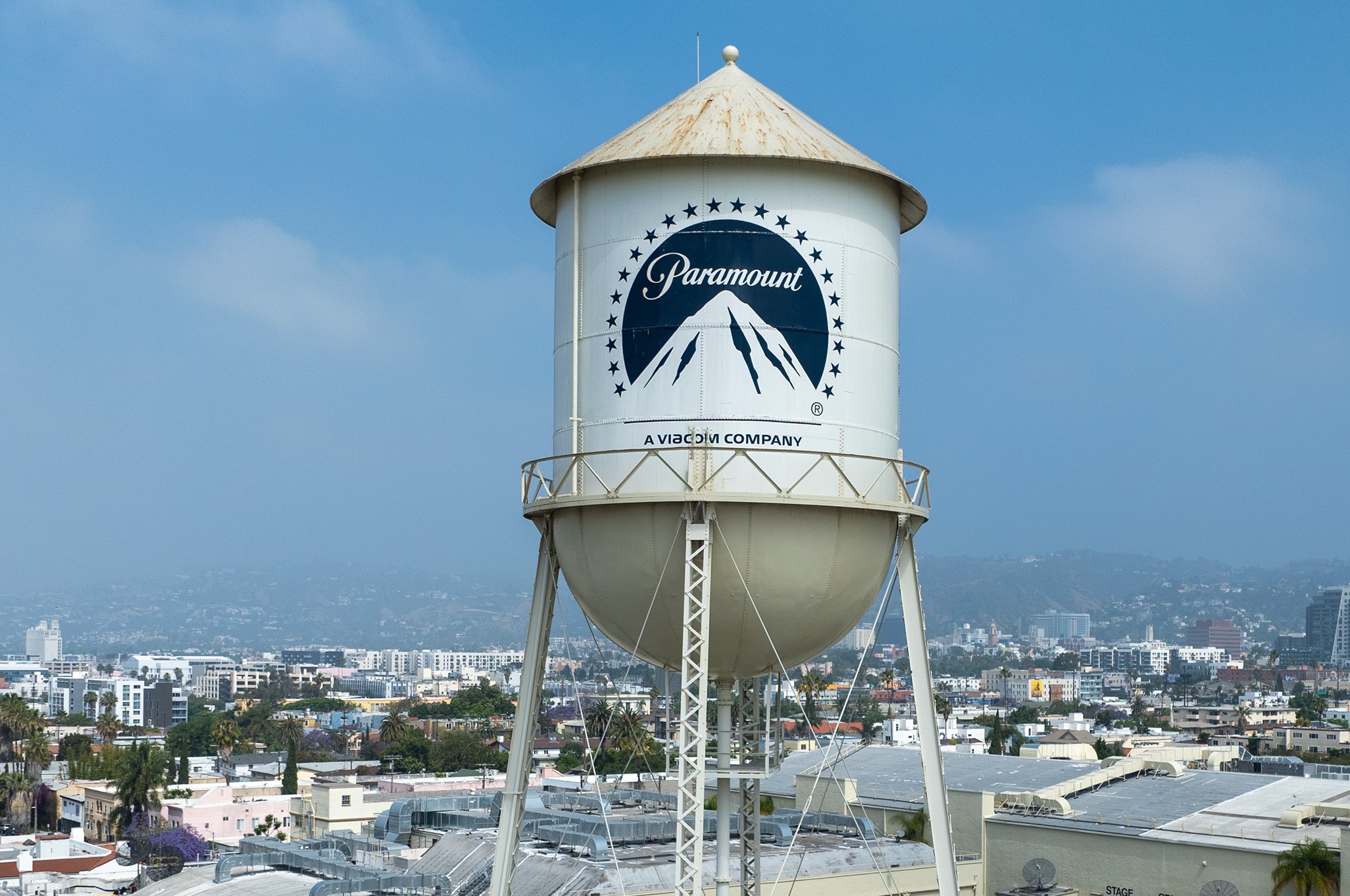 Los accionistas de Warner Bros. Discovery aprueban la adquisición por parte de Paramount