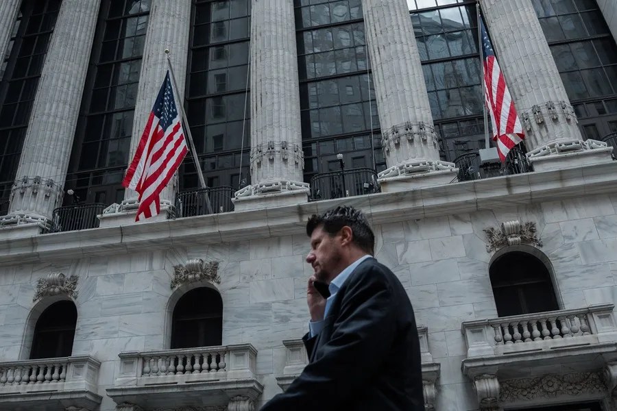 Wall Street cierra en rojo mientras persiste la incertidumbre con respecto a Irán