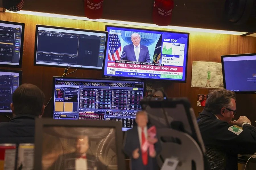 Wall Street, pendiente del ultimátum de Trump a Irán, cierra con ligeras subidas