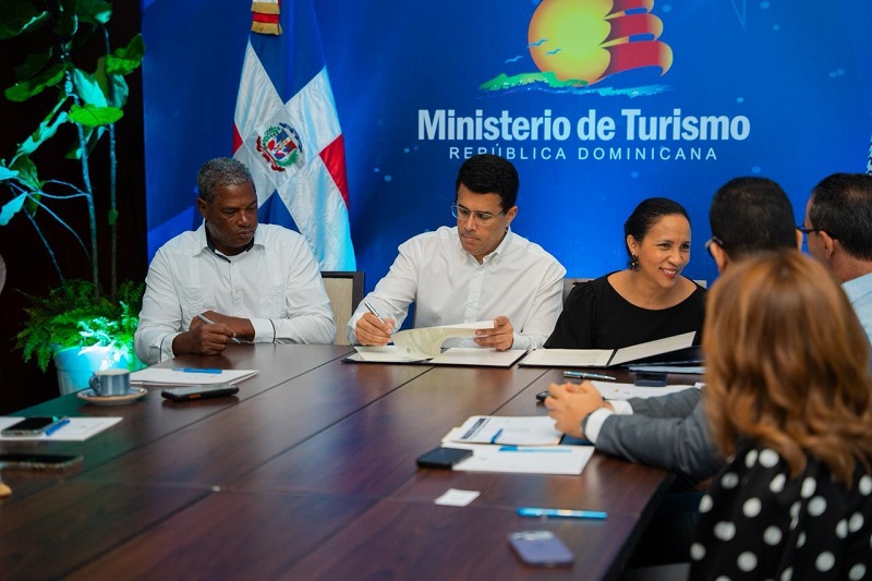 Turismo modernizará acreditación de guías turísticos locales