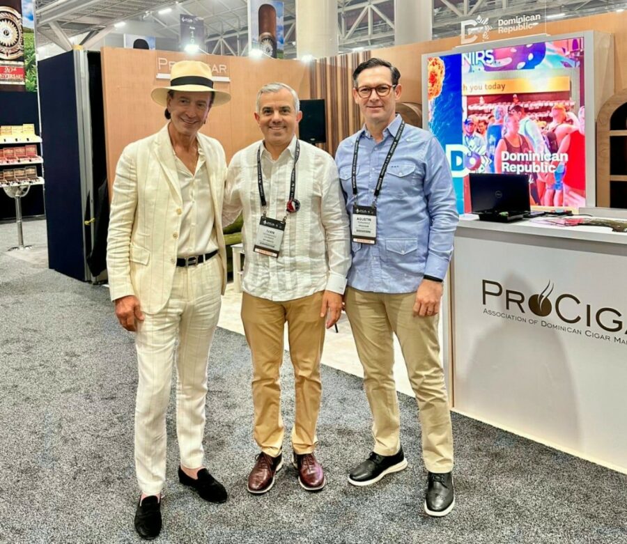 RD consolida liderazgo mundial: Produce 196 millones de cigarros premium anuales para 148 países