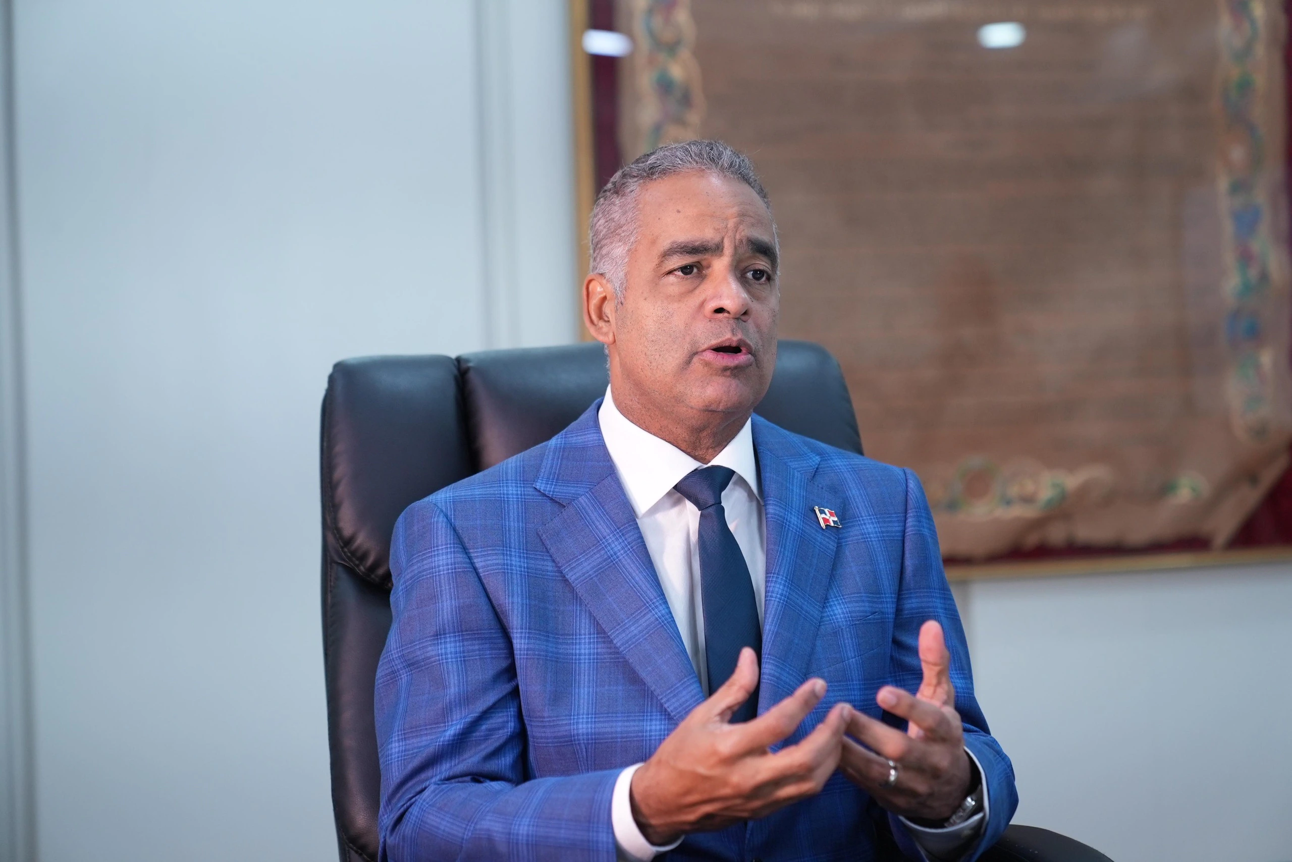 Joel Santos plantea diálogo y respeto al debido proceso para definir el futuro de la minería