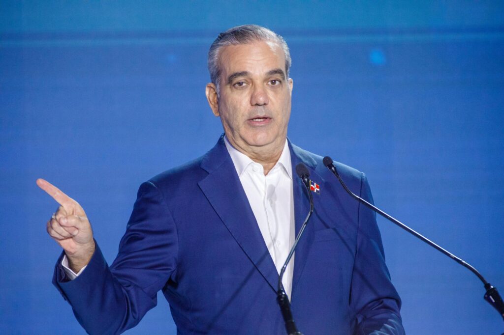 Abinader autoriza transferencia de terrenos al IAD para reforma agraria y titulación