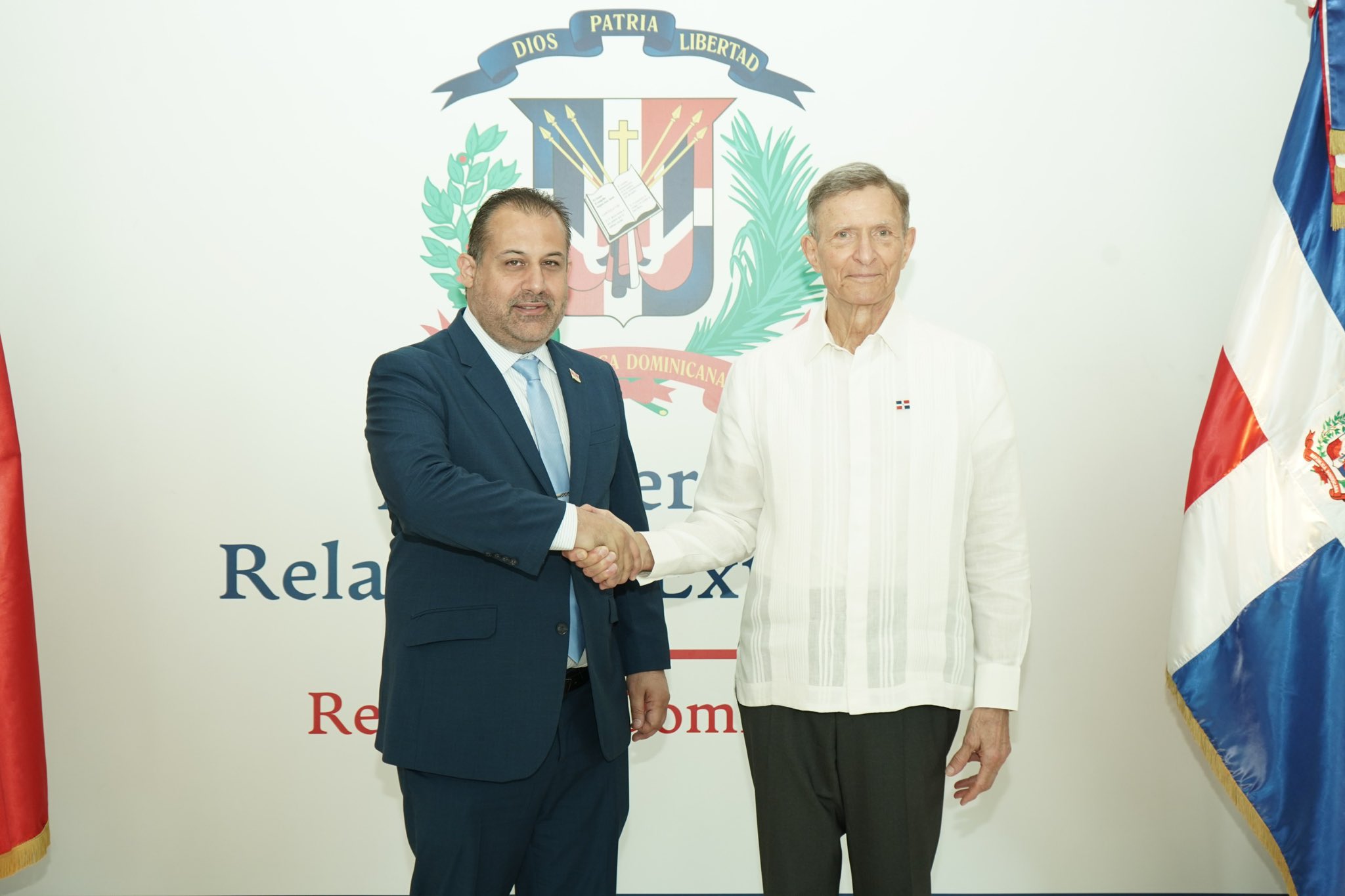 República Dominicana y Trinidad y Tobago firman acuerdo para fortalecer y facilitar las operaciones de transporte aéreo