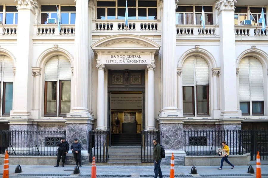 Argentina logra la refinanciación total de sus vencimientos de deuda inminentes Argentina logra la refinanciación total de sus vencimientos de deuda inminentes
