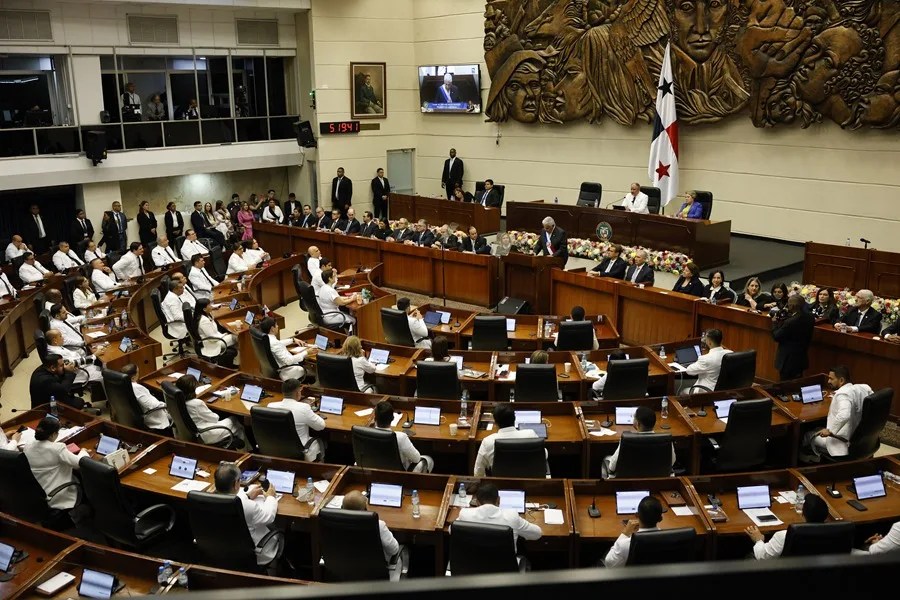 Panamá impulsa un impuesto a las multinacionales para salir de una lista negra de la Unión Europea
