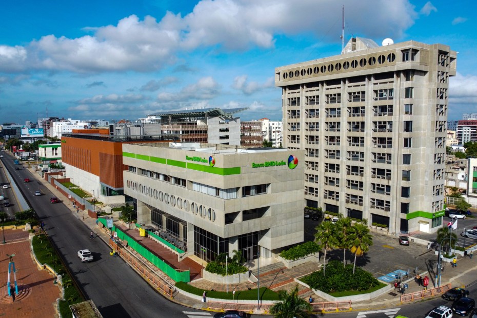 Banco BHD reporta fraude de RD$ 200 millones e inicia proceso penal contra excolaborador y particulares Banco BHD reporta fraude de RD$ 200 millones e inicia proceso penal contra excolaborador y particulares