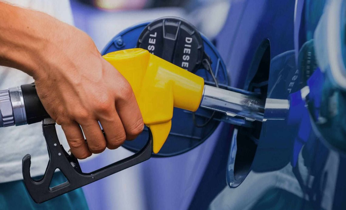 Suben los combustibles; gasolina premium alcanza RD$323.10 y la regular RD$301.50