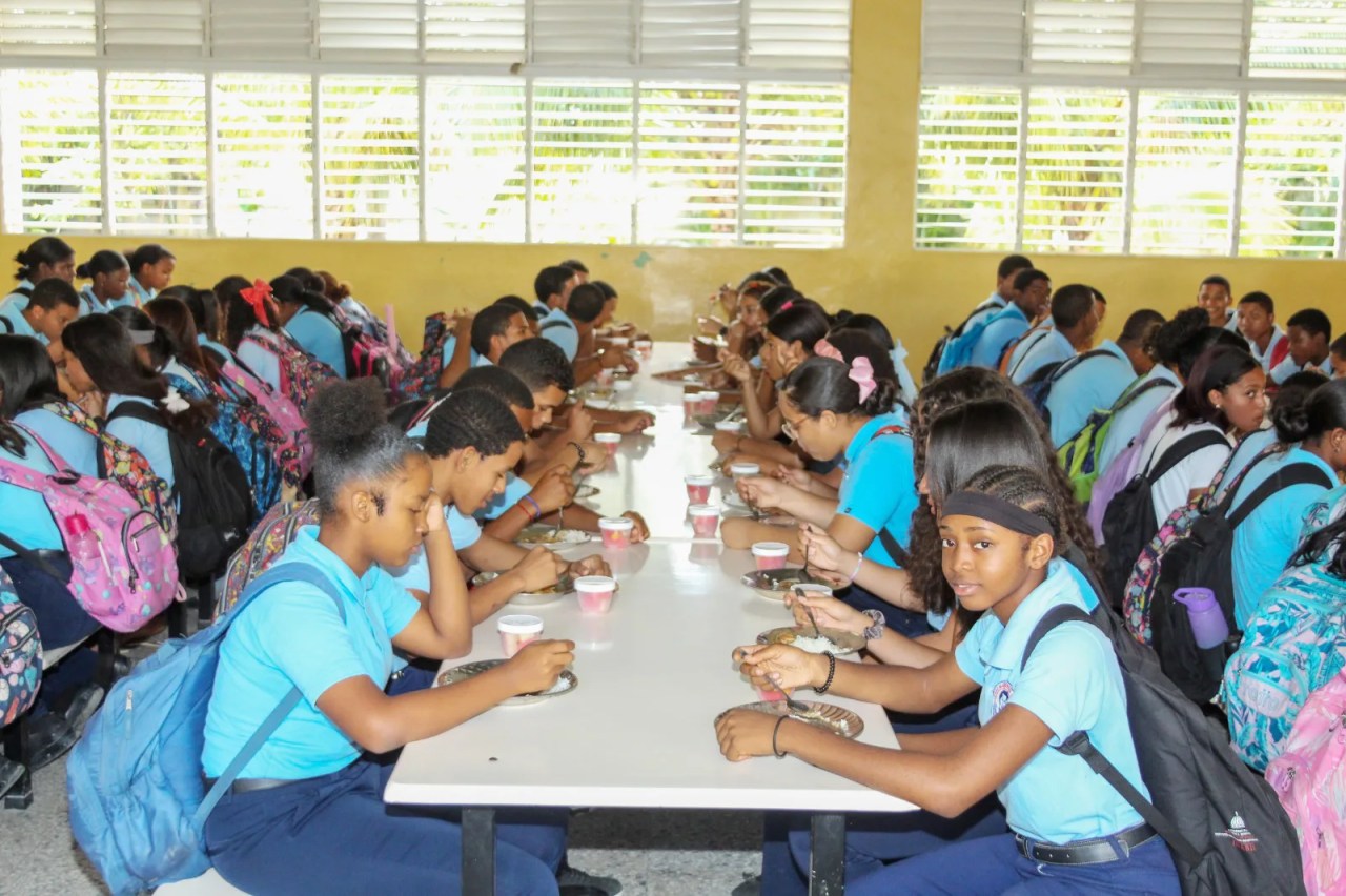 Familias dominicanas ahorran más de RD$82,000 millones al año por el Programa de Alimentación Escolar del INABIE