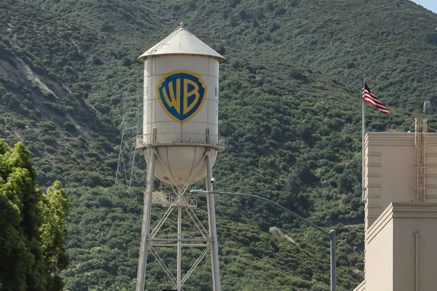 Warner reporta una pérdida de 2.900 millones de dólares derivada del acuerdo de fusión con Paramount