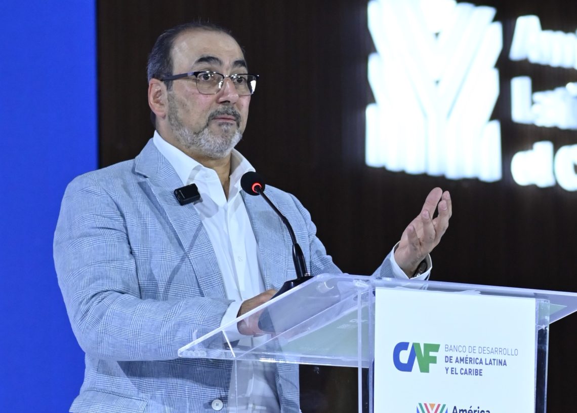 CAF invertirá US$10.000 millones en los próximos cinco años para impulsar la integración de América Latina y el Caribe CAF invertirá US$10.000 millones en los próximos cinco años para impulsar la integración de América Latina y el Caribe