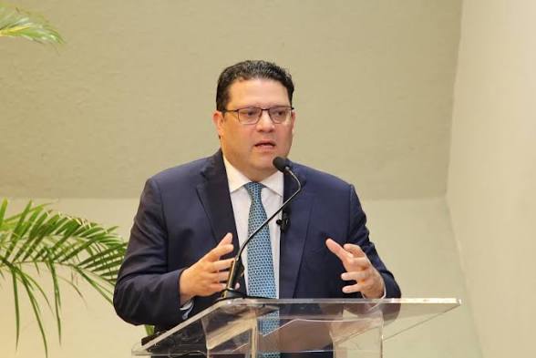República Dominicana consolida liderazgo en zonas francas, afirma Eduardo Sanz Lovatón