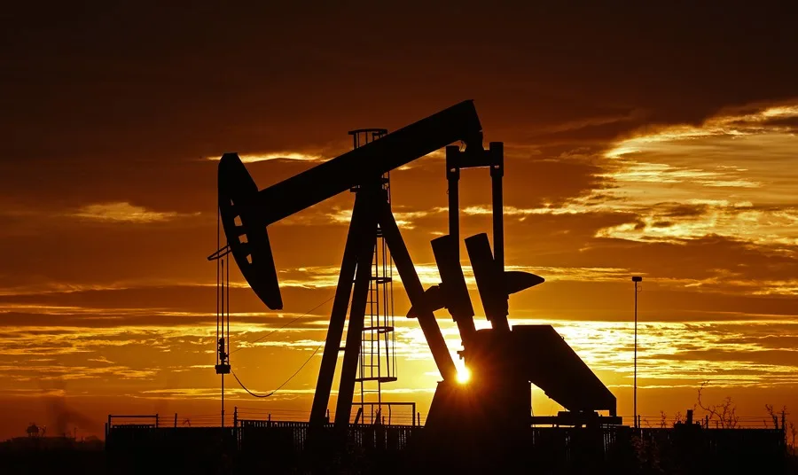 El petróleo de Texas sube un 3 % tras decir Trump que pospone un ataque programado a Irán