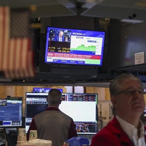 Wall Street cierra con pérdidas: Dow Jones, Nasdaq y S&P 500 retroceden en jornada de cautela”