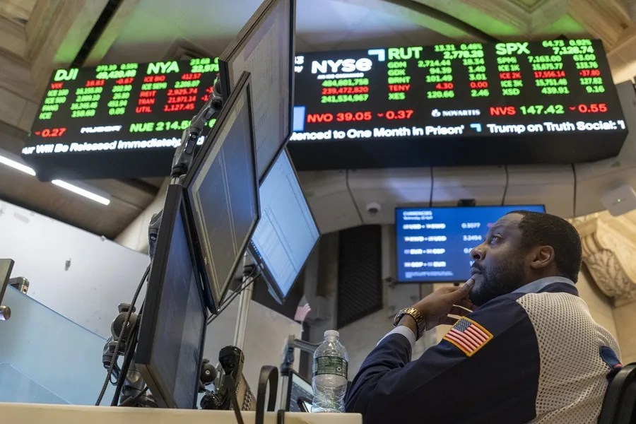 Wall Street cierra mixto, con nuevas caídas en las empresas tecnológicas y de semiconductores Wall Street cierra mixto, con nuevas caídas en las empresas tecnológicas y de semiconductores