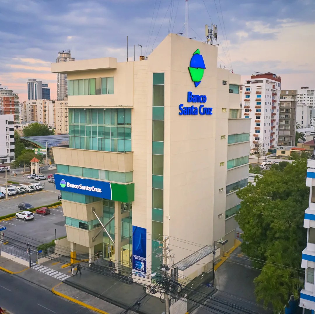 Banco Santa Cruz se integra a programa de VISA para impulsar el comercio con inteligencia artificial Banco Santa Cruz se integra a programa de VISA para impulsar el comercio con inteligencia artificial