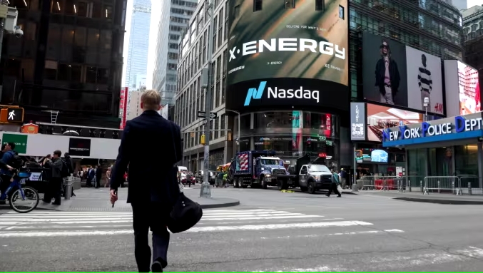 Nasdaq y S&P 500 sufren su peor jornada del año por la caída de IA y temor a posible alza de tasas de la Fed